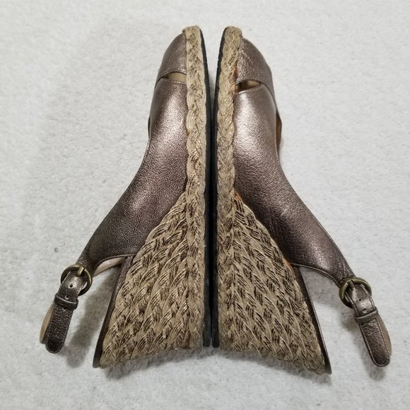 Stuart Weitzman gold metallic leather shoes - Picture 7 of 7